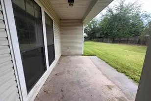 8010 Torrey Pines Cir, Beaumont, TX 77707 - Photo 11