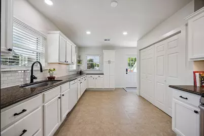 809 Gale Street, Houston, TX 77009 - Photo 9