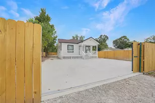 9305 Kentshire Dr, Houston, TX 77078 - Photo 7