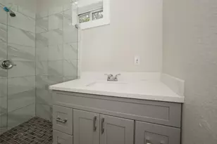 9305 Kentshire Dr, Houston, TX 77078 - Photo 23