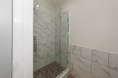 9305 Kentshire Drive, Houston, TX 77078 - Photo 11