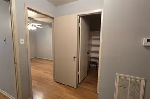 7913 Grove Ridge Dr, Houston, TX 77061 - Photo 17