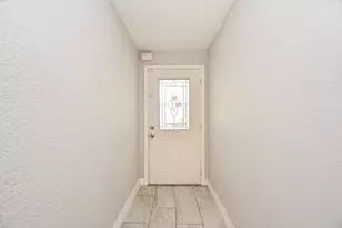 5811 Greencraig Dr, Houston, TX 77035 - Photo 5