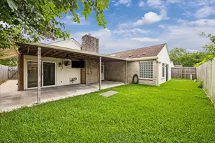 810 Halewood Dr, Houston, TX 77062 - Photo 29