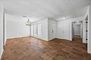 810 Halewood Dr, Houston, TX 77062 - Photo 3