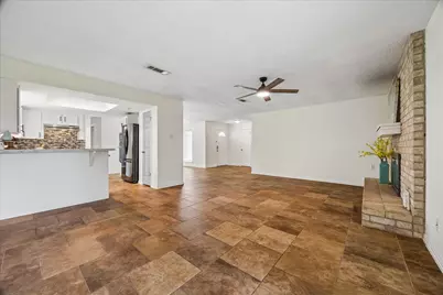 810 Halewood Drive, Houston, TX 77062 - Photo 5