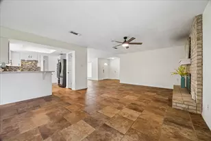 810 Halewood Dr, Houston, TX 77062 - Photo 5