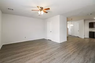 436 Upper Creek Dr, Willis, TX 77378 - Photo 5
