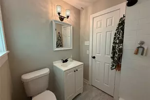 2005 Magnolia Dr, La Marque, TX 77568 - Photo 11