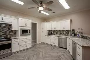 2226 Chasse Bend St, Orange, TX 77632 - Photo 11