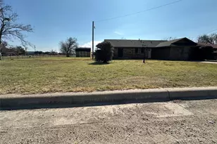 1208 Clark St, Marlin, TX 76661 - Photo 3