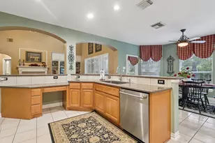 182 N Hazelcrest Circle, The Woodlands, TX 77382 - Photo 15