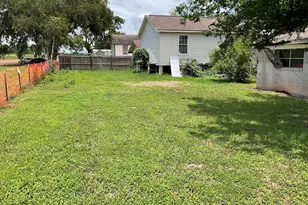 1517 Columbine St, Wharton, TX 77488 - Photo 7