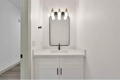 4 Hanover Ln, Panorama Village, TX 77304 - Photo 17