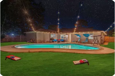 8411 Garden Parks Drive, Houston, TX 77075 - Photo 15