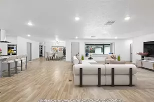 10011 Cliffwood Dr, Houston, TX 77035 - Photo 5