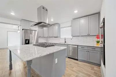 10011 Cliffwood Drive, Houston, TX 77035 - Photo 11