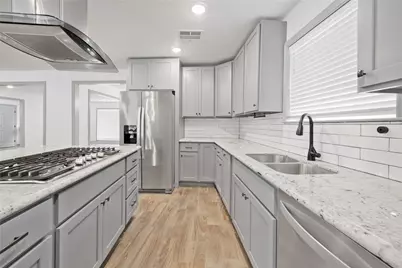 10011 Cliffwood Drive, Houston, TX 77035 - Photo 13