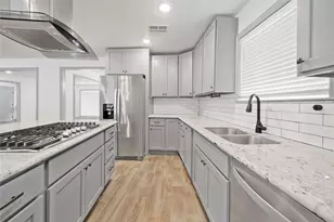 10011 Cliffwood Dr, Houston, TX 77035 - Photo 13
