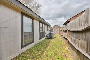 6527 Briar Glade Dr, Houston, TX 77072 - Photo 35