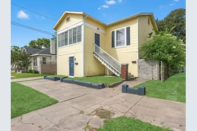 1811 39th Street, Galveston, TX 77550 - Photo 1