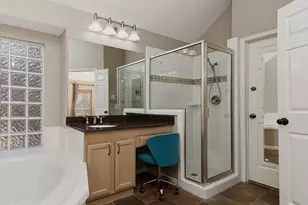 2 Taper Glow Pl, The Woodlands, TX 77381 - Photo 17