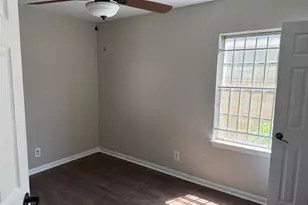 5535 Elmlawn Dr, Houston, TX 77033 - Photo 9