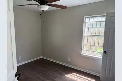 5535 Elmlawn Drive, Houston, TX 77033 - Photo 9