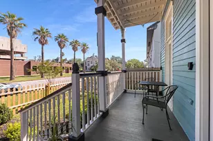 1911 Sealy St, Galveston, TX 77550 - Photo 3