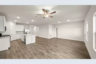 10627 Crockett Meadows Boulevard, Conroe, TX 77306 - Photo 9