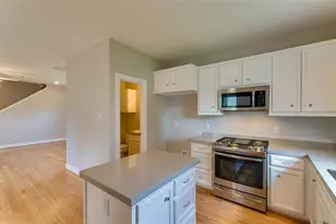 612 E 38th St, Houston, TX 77022 - Photo 11