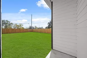 8447 Jutland Rd, Houston, TX 77033 - Photo 25