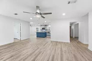 715 Timber Cove Dr, Seabrook, TX 77586 - Photo 5