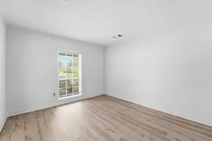 715 Timber Cove Dr, Seabrook, TX 77586 - Photo 3