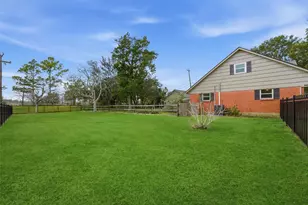 715 Timber Cove Dr, Seabrook, TX 77586 - Photo 27