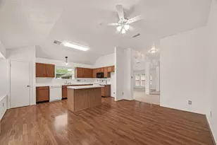 602 W Larkspur Cir, Pearland, TX 77584 - Photo 11
