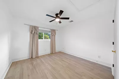 10714 Cranbrook Road, Houston, TX 77042 - Photo 33