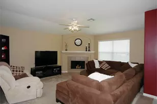 13110 Rippling Creek Ln, Pearland, TX 77584 - Photo 13