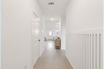 1010 S Oakhurst Drive, Dayton, TX 77535 - Photo 3