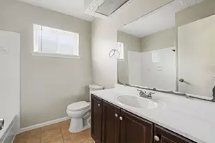 10419 Gulfstream Ln, Sugar Land, TX 77498 - Photo 15