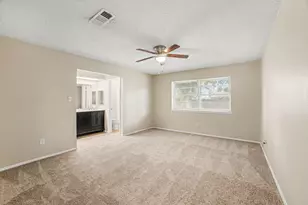 10419 Gulfstream Ln, Sugar Land, TX 77498 - Photo 9