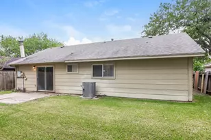 6527 La Violetta Dr, Houston, TX 77083 - Photo 15