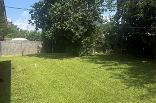 7623 Wilmerdean St, Houston, TX 77061 - Photo 29