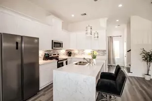 9320 Coffee St, Houston, TX 77033 - Photo 3