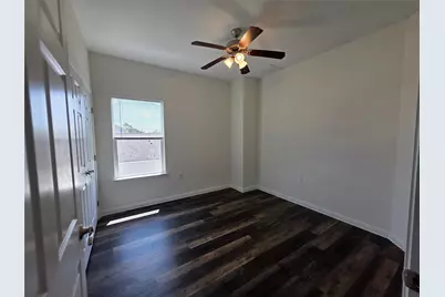 6210 Lacey Oak Drive, Hitchcock, TX 77563 - Photo 9