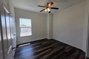 6210 Lacey Oak Dr, Hitchcock, TX 77563 - Photo 9