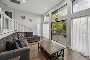 27 E Shady Ln, Houston, TX 77063 - Photo 7