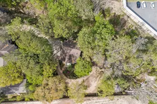 27 E Shady Ln, Houston, TX 77063 - Photo 3