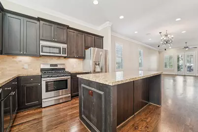 2421 Beall Street, Houston, TX 77008 - Photo 15