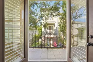 2421 Beall St, Houston, TX 77008 - Photo 5